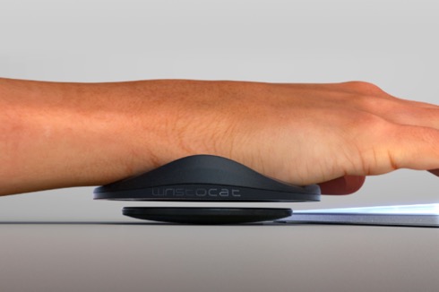 宙に浮かぶハンドレスト【Wristocat】