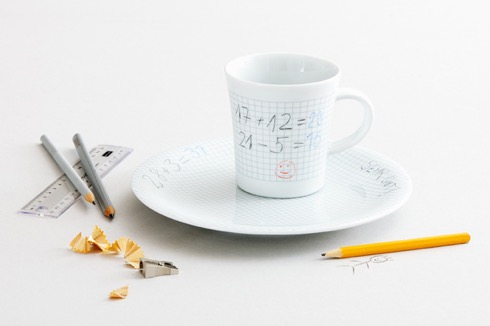 鉛筆で落書きができるカップやプレート【Notes】