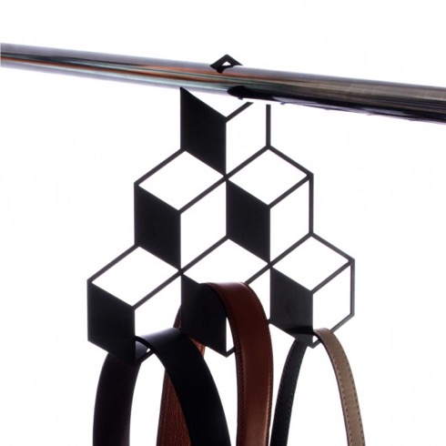 立体に見えなくもないハンガー【3d closet rack】