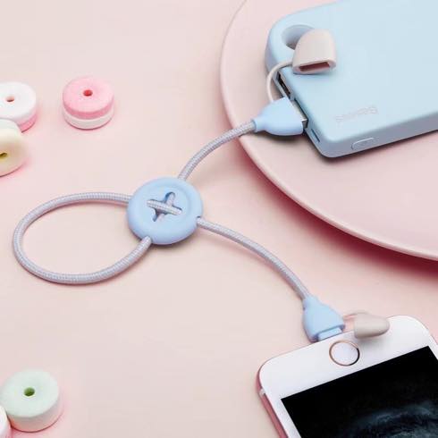 ボタン型ケーブルホルダーがキュートなLightningケーブル【Braided Button Lightning Cable】