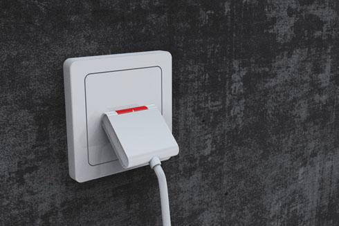 節電にも役立ちそうなオン・オフ切り替えプラグ【Folding Plug】