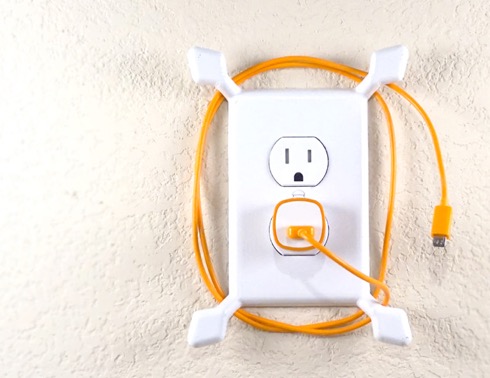 ケーブル整理もできちゃうコンセントプレート【Wrapacord Wall Plate】