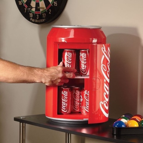 コカコーラをこよなく愛する方に。巨大な缶の冷蔵庫【Coca-Cola Can Fridge】