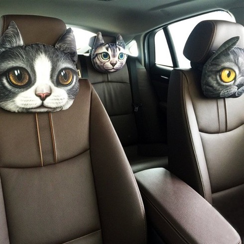車、こわっ・・・！ リアルな猫のヘッドレスト【3D Animal Charcoal Car Pillow】