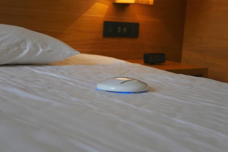 ベッドの上を走る、ルンバ的な何か。【CleanseBot】