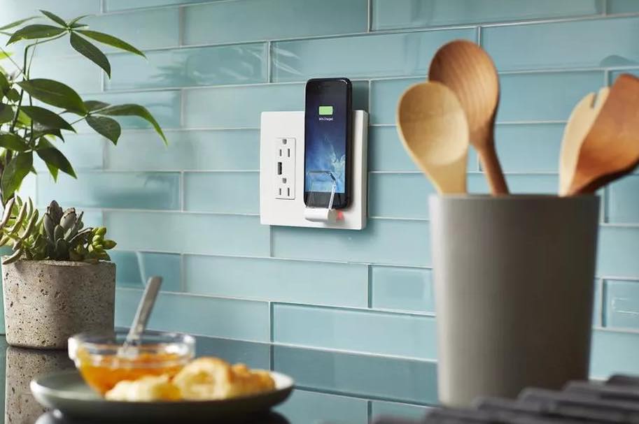 コンセントにワイヤレス充電パッドを拡張するキット【Radiant Wireless Charger】