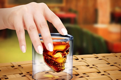 怖い。。。ドクロが浮かび上がるショットグラス【Doomed】