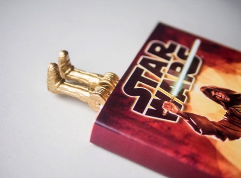 本の間から・・・C-3PO？【C-3PO bookmark】