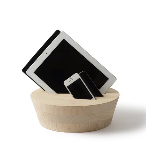 スマホ＆タブレットスタンドの新しいカタチ。木製の「挿す台」【キノダイ】
