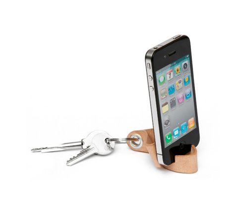 スマホスタンドに変身するレザーキーホルダー【Objekten Keyring】