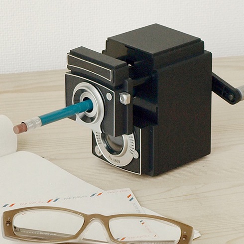 懐かしさ二倍！ レトロカメラの鉛筆削り【Camera Pencil Sharpener】