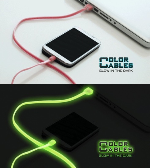 暗闇であやしく光るケーブル【Color Cables】