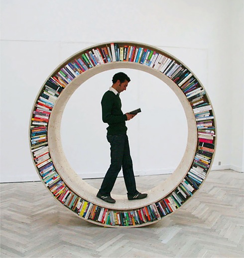 本と一緒にどこまでも。【Circular Walking Bookshelf】