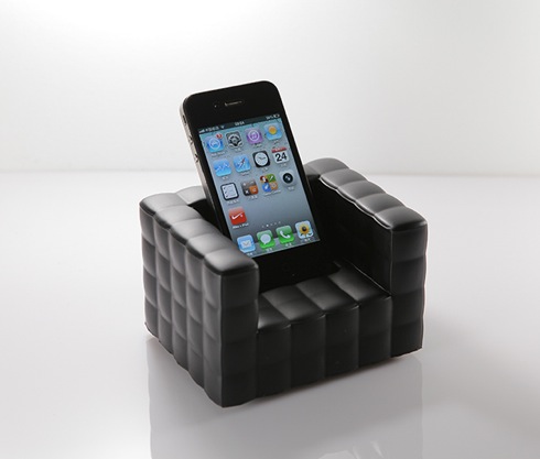 iPhoneにもデザイナーズチェアを。【Siri&#8217;s Couch】