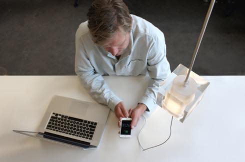 スマホが充電できちゃうペンダント照明【PLUGLIGHT】