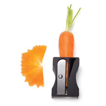 ニンジンのかつらむきが出来る巨大な鉛筆削り【Karoto】