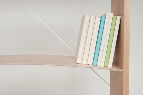 ブックエンドいらずの組み立て式本棚【Bookshelf’】