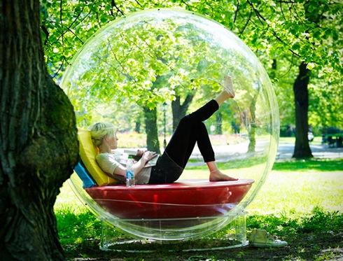 音のカプセルに引きこもりたい。中に入れる球体スピーカー【AudioOrbs】