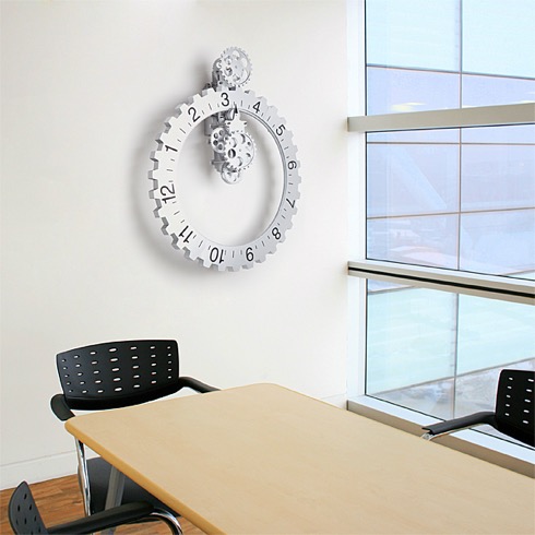 巨大なギア（歯車）が時を刻むウォールクロック【Big Gears Wall Clock】