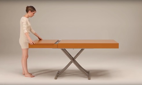 タテにもヨコにも伸びるテーブル【Ozzio Newood】