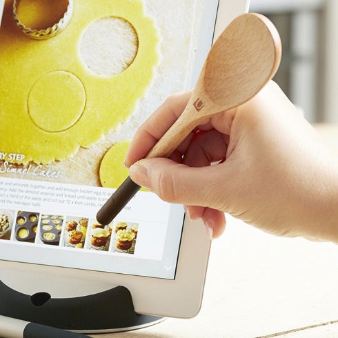 キッチンでタブレットのお供に。スプーン型スタイラスペン【iSpoon】