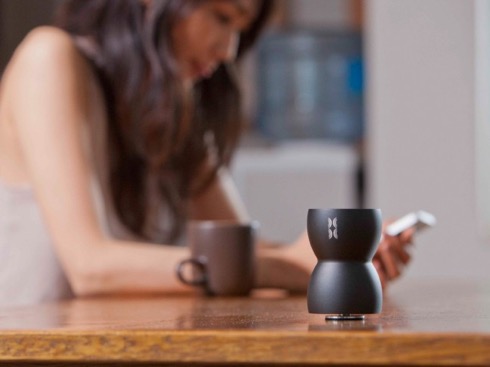 触れたモノが「スピーカー」に変身？！【Bass Egg】