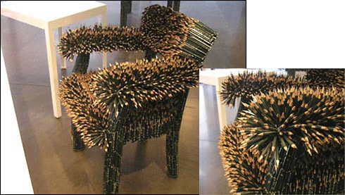 アナタならどっちに座る？ユニークな「鉛筆の椅子」２つ