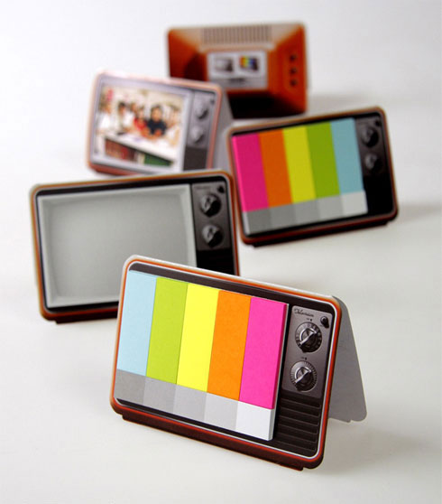 付箋がカラーバーに！レトロＴＶ型のメモパッド【mini it】