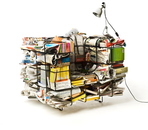 お気に入りグッズに囲まれて暮らせるソファ【Comfy Cargo Chair】