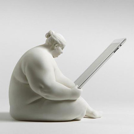 美術彫刻のような「女神」のiPadドックステーション【Venus of Cupertino iPad Docking Station】