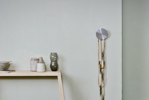 ヘアラインが美しいディスク型コートフック【Disc】