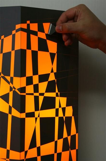 “剥いて”楽しむ？！不思議なデザイン照明【Peel Off Light】