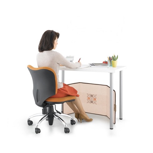 足もとポカポカ。デスク下のあったかヒーター【デスクヒーター DC-PKD3】