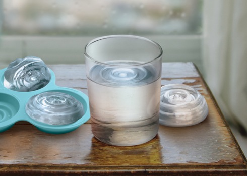 波紋の氷が作れるアイストレー【Rainy Day Ice Tray】