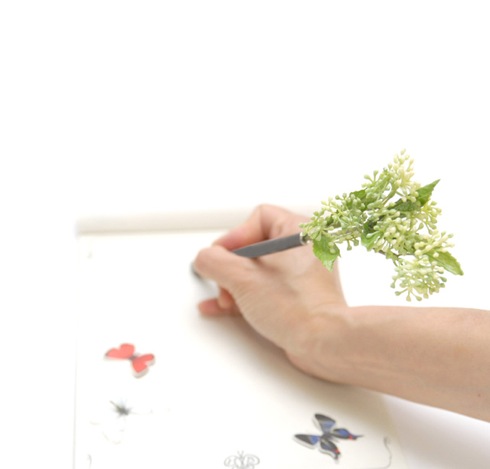 ちょっとした贈り物にピッタリ！ 花やハーブのペン【bonboog ボタニカルペン】