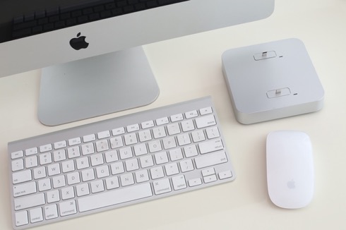 二台持ちは常識？ コネクタが自由に交換できる充電ドック【Kiwi Box】