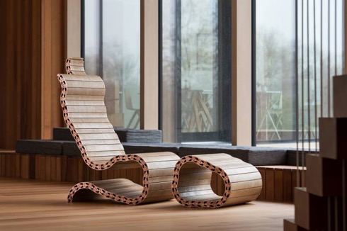 好きなデザインに変身するパズルみたいな椅子【Spyndi】