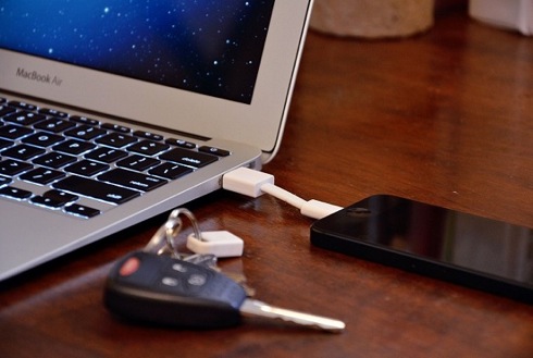 Nomadlightningcable03