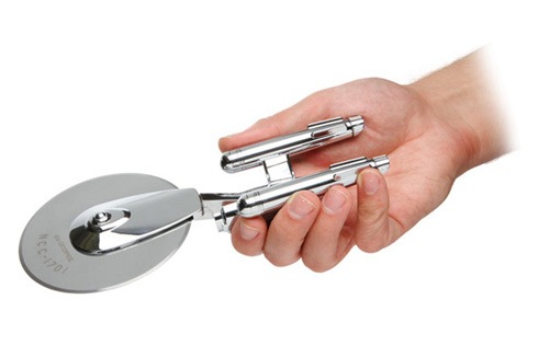 宇宙へのロマンを感じるピザカッター【Star Trek Enterprise Pizza Cutter】
