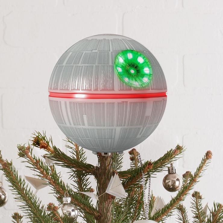 今年のクリスマスツリーは、宇宙要塞が占拠した。【Star Wars Death Star Tree Topper】