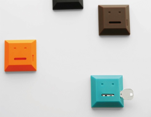 ニッコリ笑うキー（鍵）スタンド【KEAT】