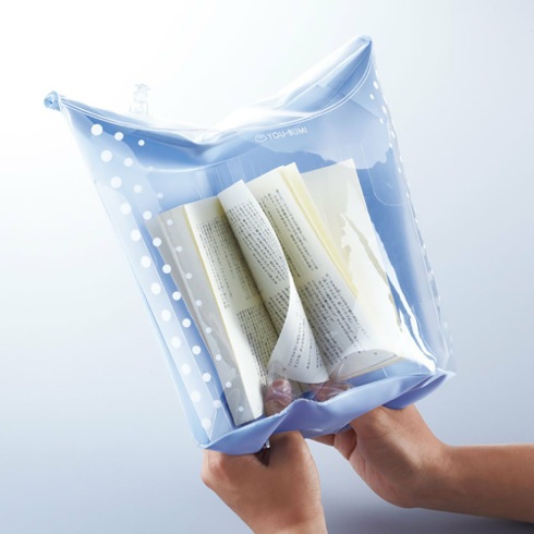 お風呂で読書。そんなアナタにとっておきのブックケースを。【YOU-BUMI】