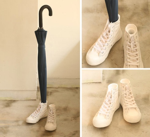 スニーカーにしか見えない傘立て【Sneaker Umbrella Stand】