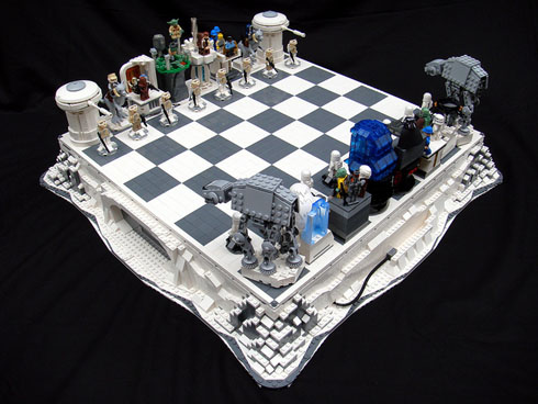 あのキャラクターたちがチェスの駒に！レゴ製スターウォーズのチェスセット【The Empire Strikes Back Lego Chess】