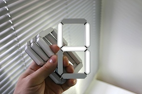 「数字だけ」の超シンプルなデザイン時計！【Black &#038; White Clocks】