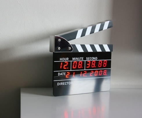 気分は映画監督？ カチンコ型のデジタル時計【Directors Edition Digital Alarm Clock】