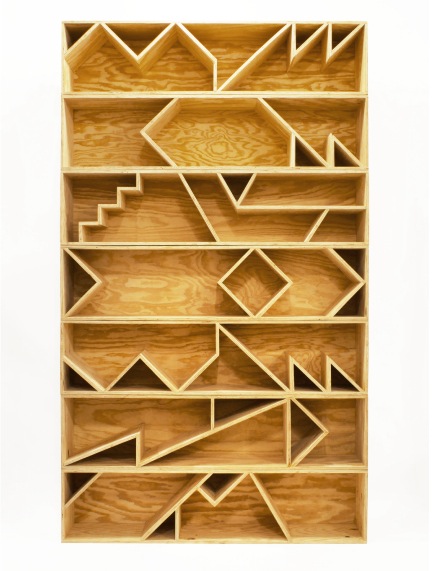 間仕切りがユニークすぎる収納【Seven Stacked Benches (after shelves)】