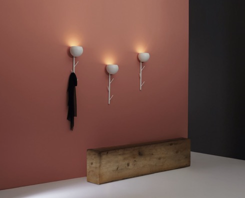 コートハンガーにもなる照明【Cappero】