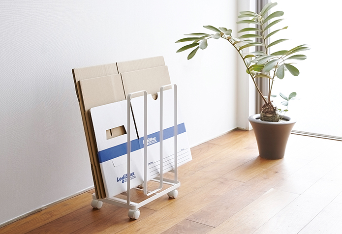 新常識。ダンボールはストッカーで「立てて」まとめる【タワー】