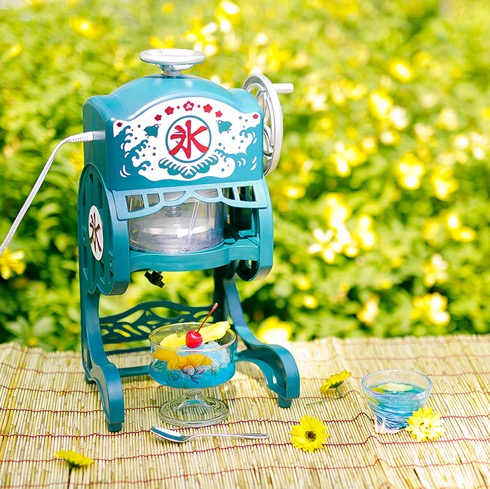 パウダースノーみたいなかき氷が作れるレトロな電動氷かき器【電動本格ふわふわ氷かき器】